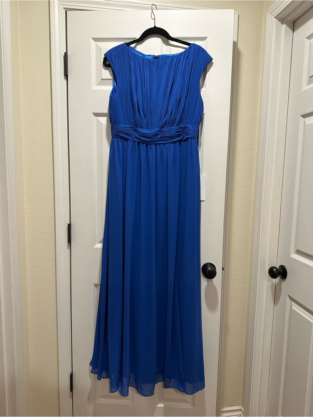 Mac Duggal Elegant Royal Blue 
Cap-Sleeve Maxi Dress with Front Slit NWT